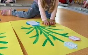 Krasnale witają Panią Wiosnę!  (9)